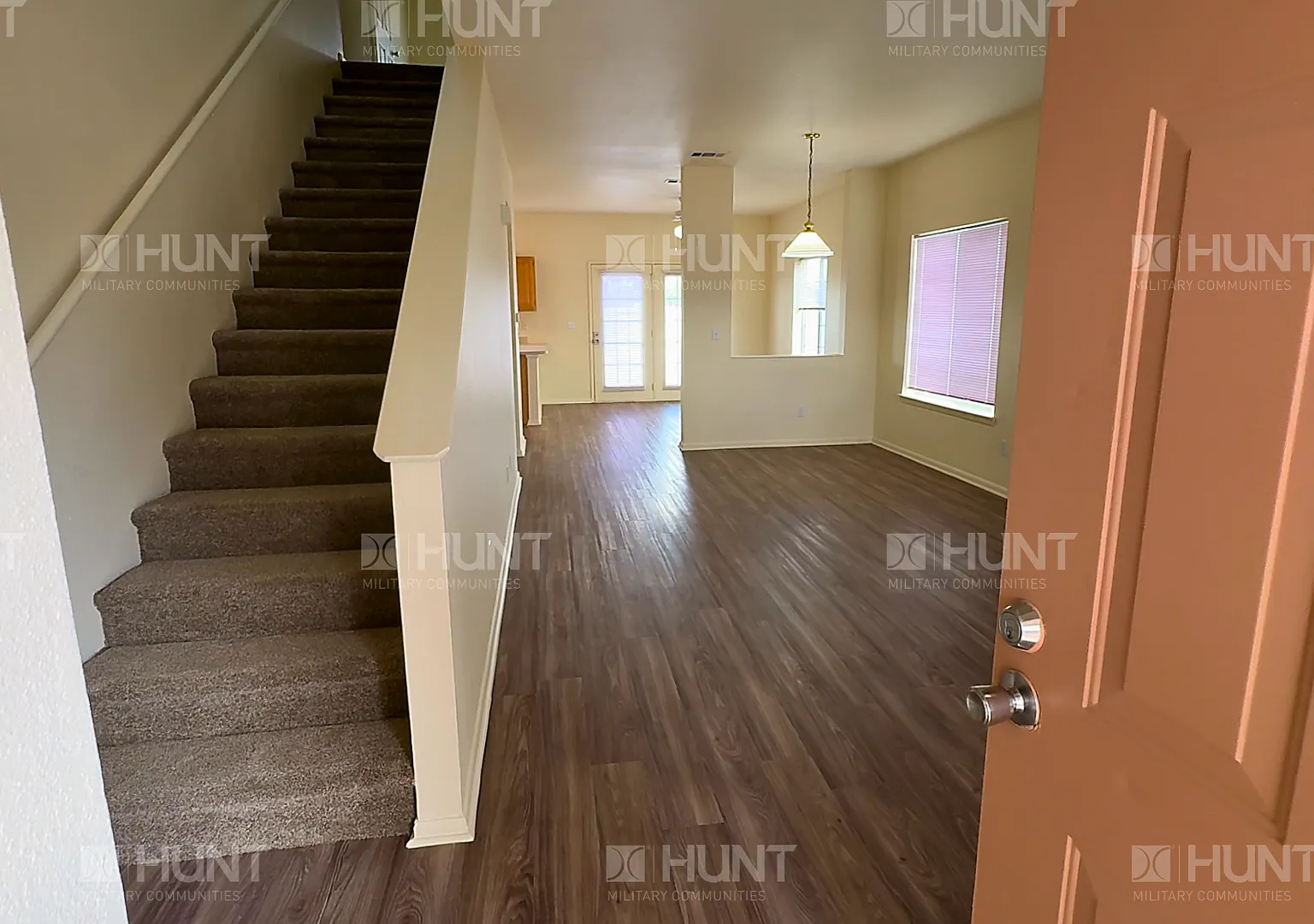 3 bed, 2.5 bath, 1596 sqft, $1,899 — Photo 4