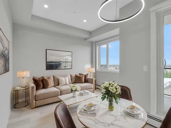 8230 S Broadcast Ave SW #516, Calgary, AB T3H 3V6