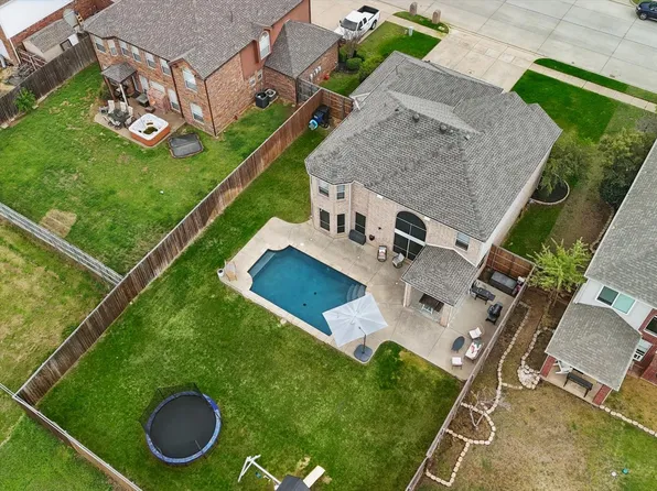 1603 Pine Hills Ln, Corinth, TX 76210