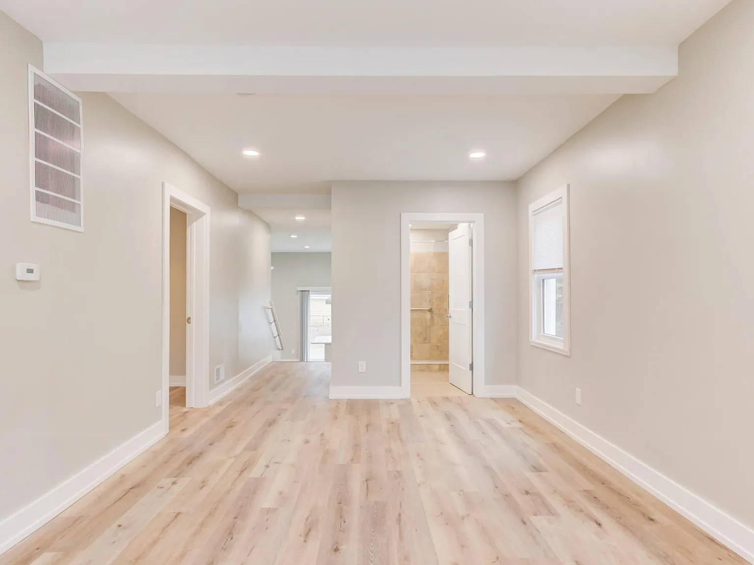 2 bed, 932 sqft, $2,350 — Photo 2