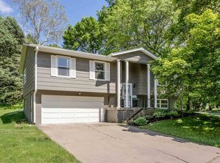 920 Juniper Dr, Iowa City, IA 52245