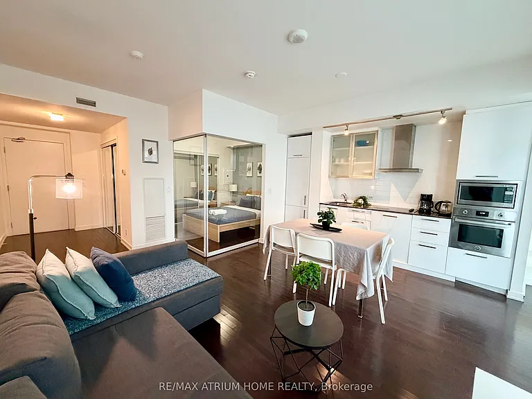 14 York St #1501 — Photo 1