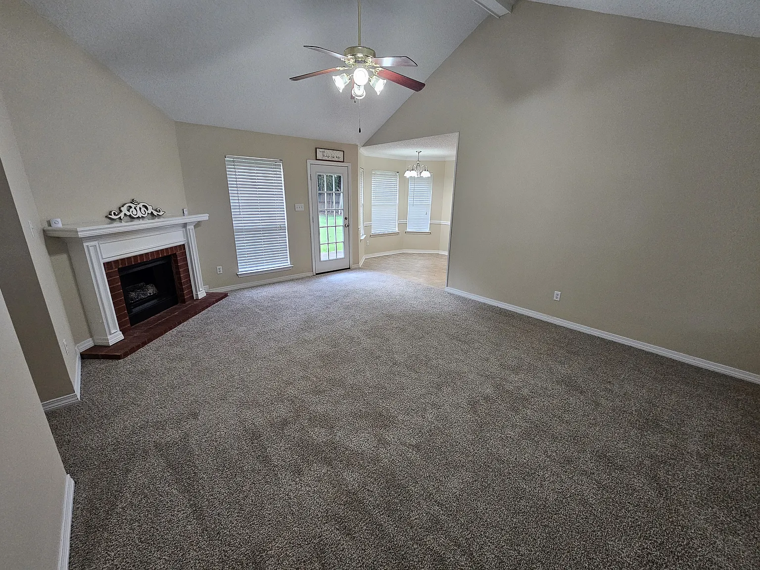 3 bed, 1430 sqft, $1,500 — Photo 3