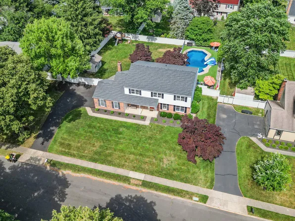 922 Hamilton Dr, Yardley, PA 19067