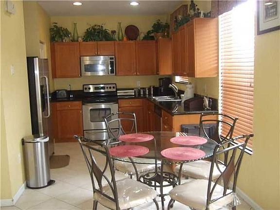 2nd image of 1446 Red Apple Ln