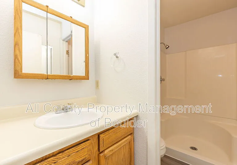 2245 Grove Cir — Photo 5