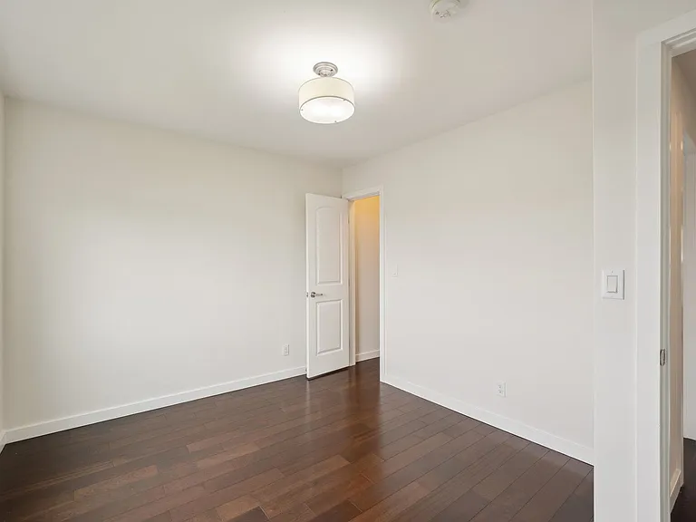 421 Nevada St — Photo 15