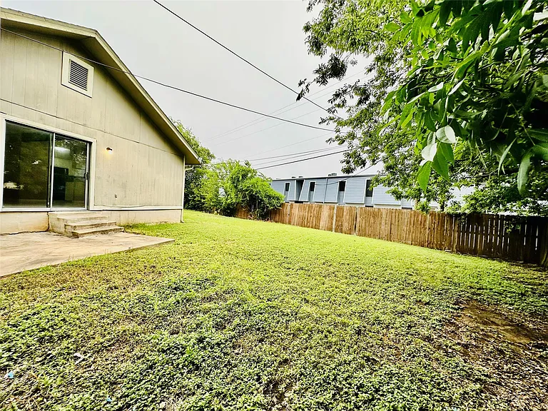 1611 Onion Creek Village Dr #A — Photo 28