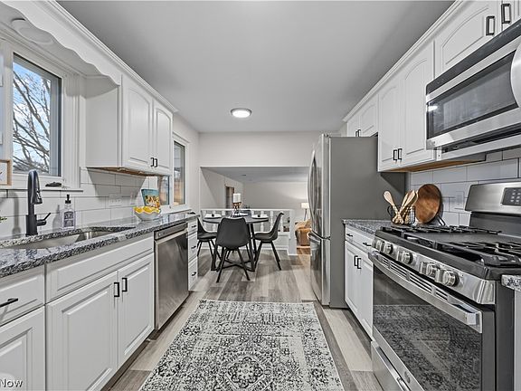 5th image of 4633 Hickory Ridge Ave