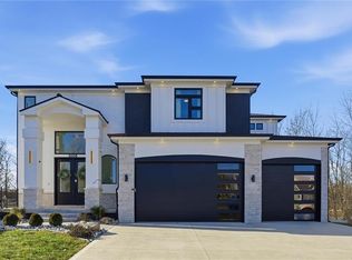 2009 Ridge Tree Dr, Pleasant Hill, MO 64080