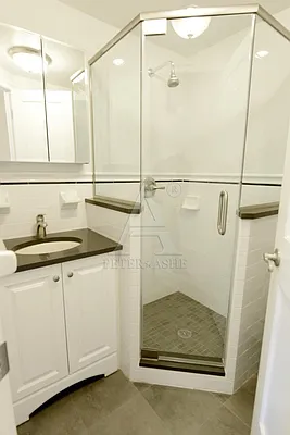 Rented by Peter Ashe | media 10