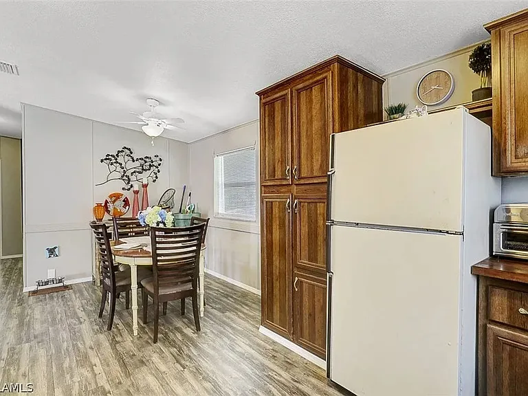 2023 Gish Ln — Photo 6