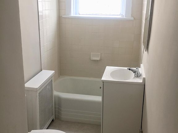 5th image of 4703 N Magnolia Ave APT 3F