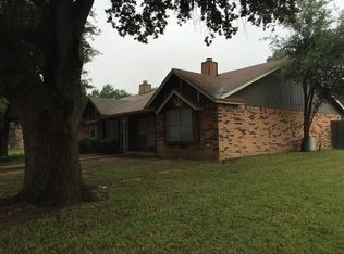 408 Bluegrass Ln, Euless, TX 76039