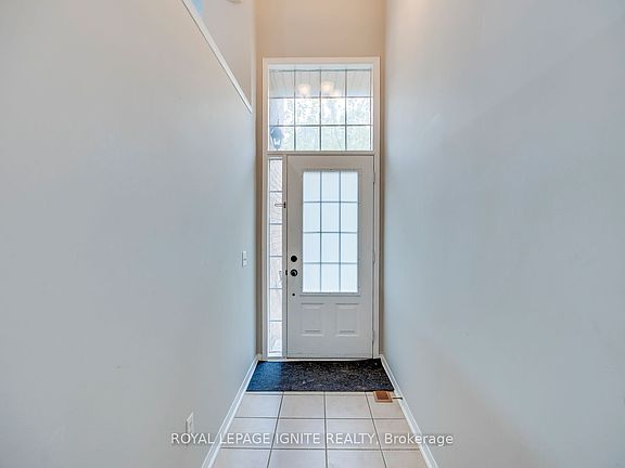 4th image of 7086 Fairmeadow Cres