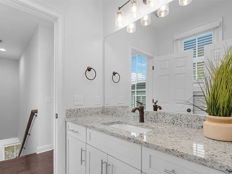 1507 Price St — Photo 15