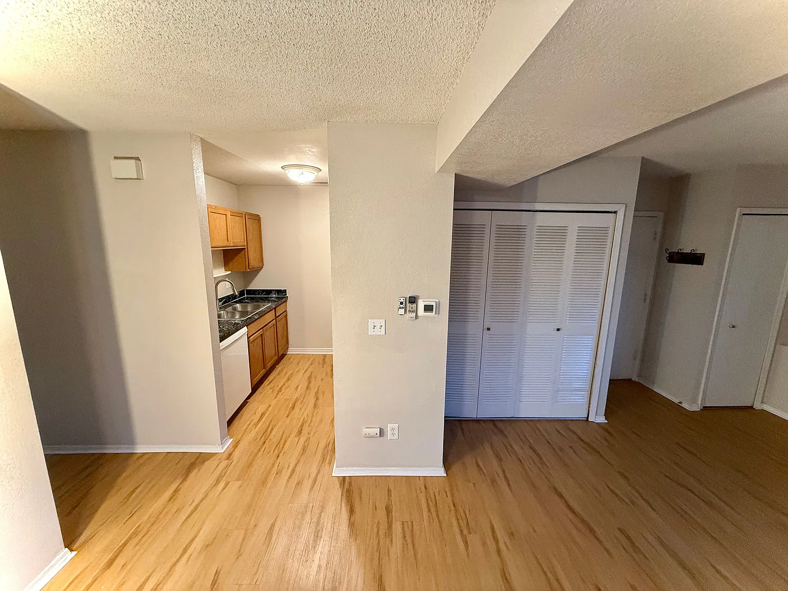 Updated Apt w/ Walk-In Closets, Fireplace & AC - Minutes from Ft Carson and Peterson AFB — Photo 4