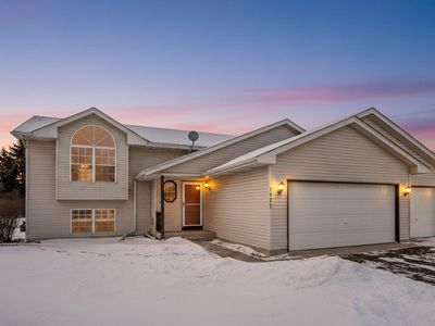 1477 Creekside Dr, Waconia, MN, 55387