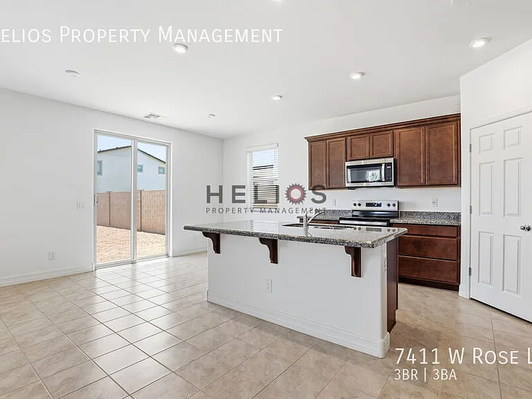 7411 W Rose Ln — Photo 6