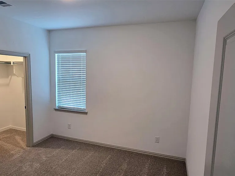 1014 Stockton Dr — Photo 5