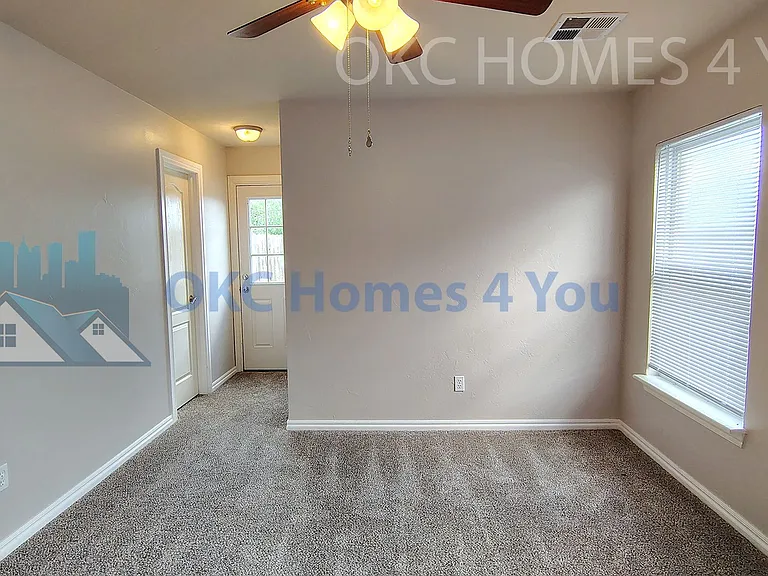606 Garrison Ln — Photo 16
