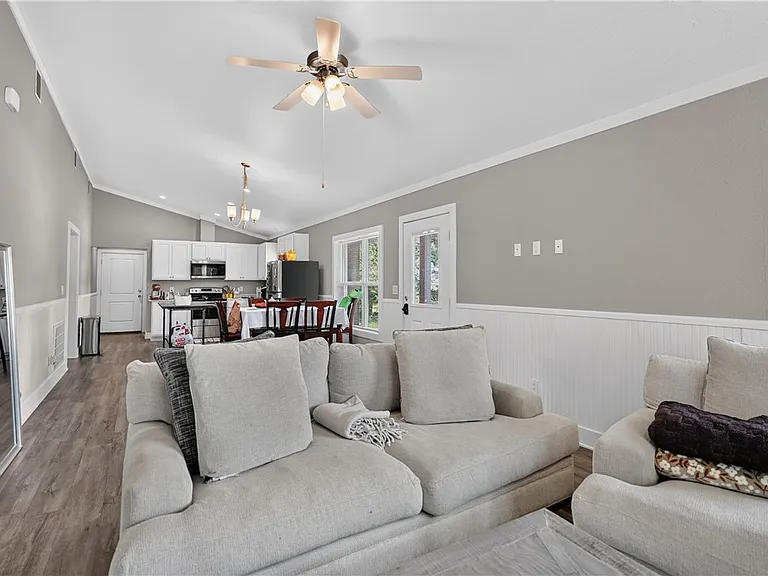 5416 Raymond Stotzer Pkwy — Photo 7