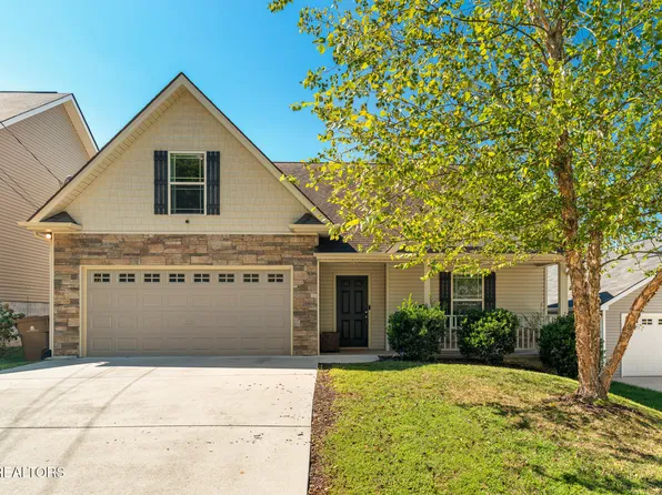 1711 Cove Oak Ln, Knoxville, TN 37909