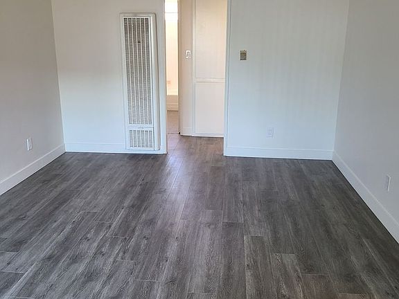 2nd image of 528 N Hobart Blvd #12