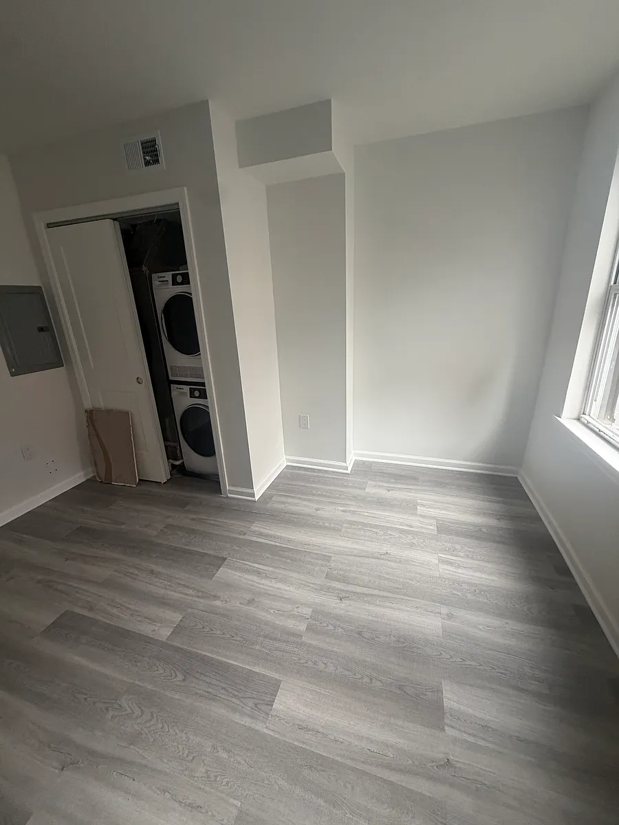 Building Photo - 112 E Huntingdon St #2