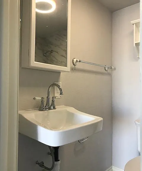 Smoke Tree Studio Apartments — Photo 10