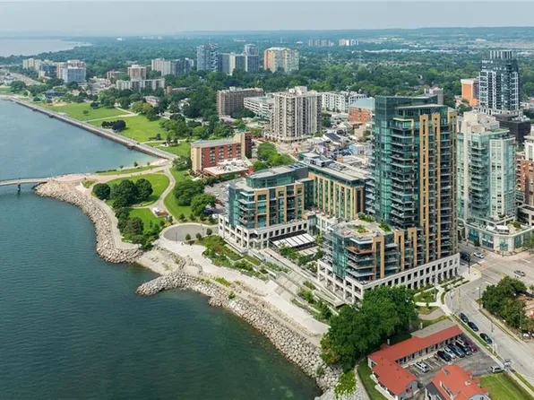 2060 Lakeshore Rd #1802, Burlington, ON L7R 0G2