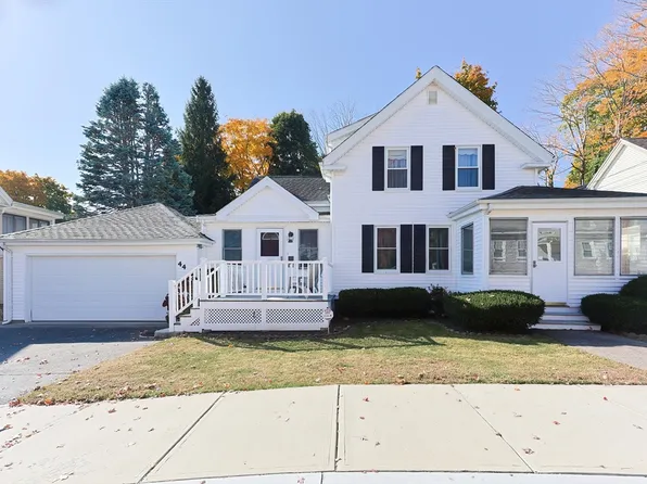 44 Cottage St, Norwood, MA 02062