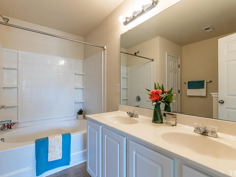 700 Mardonie Reach Ln — Photo 12
