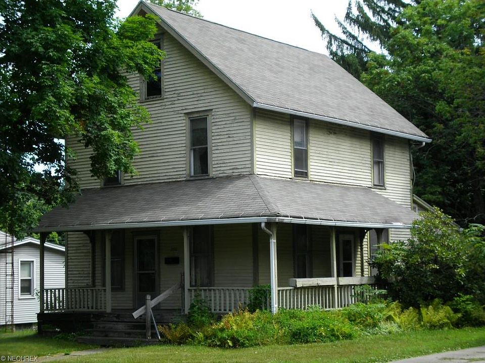 1st image of 390 S Main St
