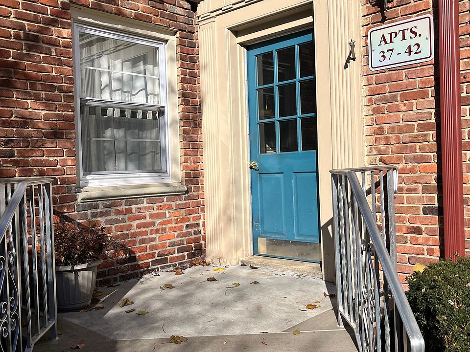 1st image of 24 Hutton Ave APT 39