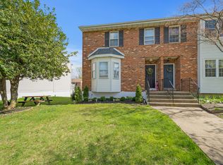 126 E Green Valley Cir, Newark, DE 19711