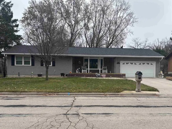 301 Acker Parkway, Deforest, WI 53532