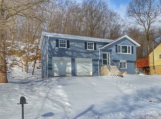 4 Di Vito Trl, Hopatcong, NJ 07843