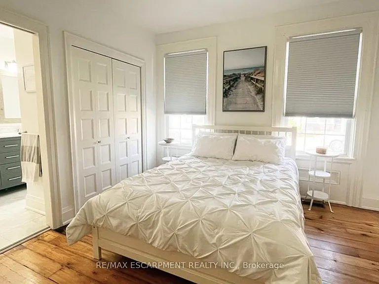 32 Rodman St #MAIN — Photo 5