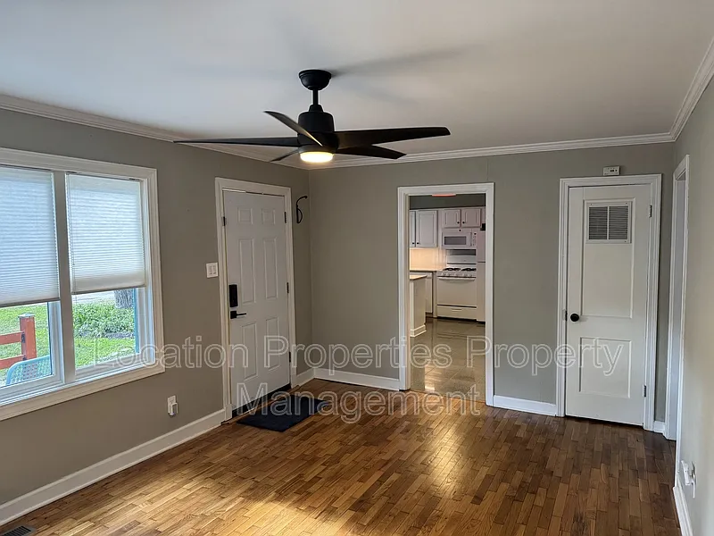 2 bed, 1.0 bath, 943 sqft, $1,695 — Photo 3