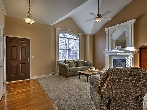 4th image of 1032 Redwood Ln