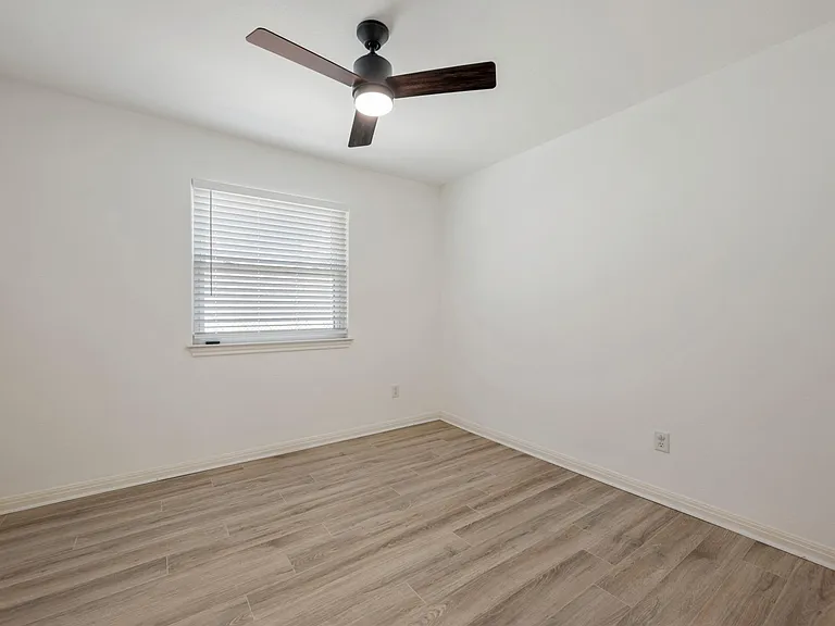 10114 Janet Loop — Photo 20