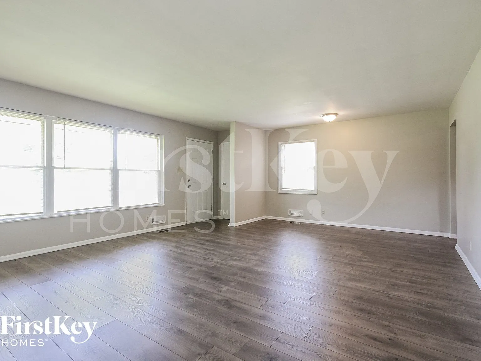 3 bed, 1.0 bath, 1116 sqft, $1,670 — Photo 2