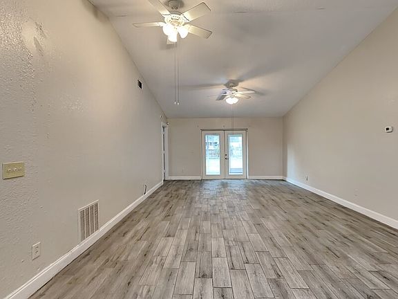 3rd image of 2820 Abington Ave