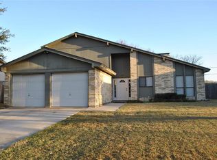 720 Ash St, Burleson, TX 76028