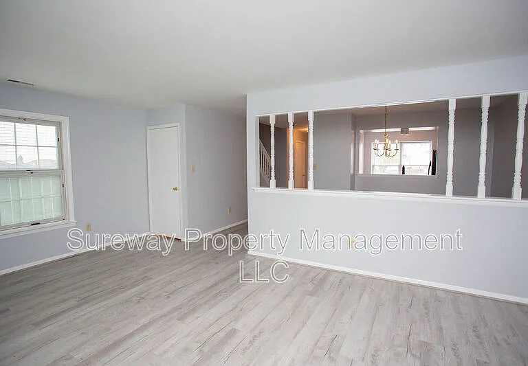 12 Grant Ln — Photo 9