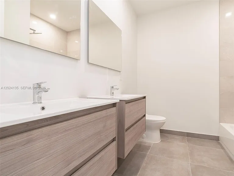 1118 NE 10th Ave #1118 — Photo 17