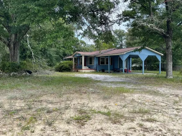 415 W Owens Street, Southport, NC 28461