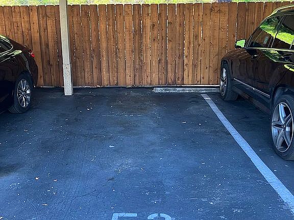 3rd image of 432 Edgehill Ln Unit 38