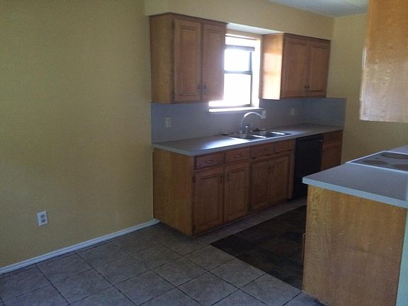 2nd image of 239 Hovenkamp St